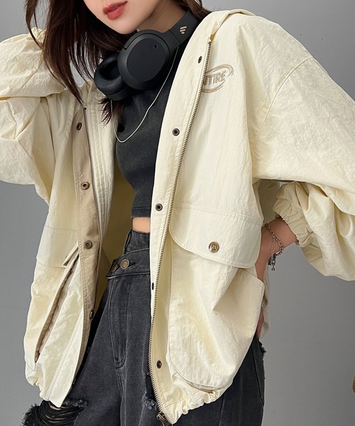 classicalelf ブルゾン アウター メンズライクなのに可愛く決まる。裏フリース胸刺繍配色トレーニングフード付きブルゾン レディース - 画像 (2)