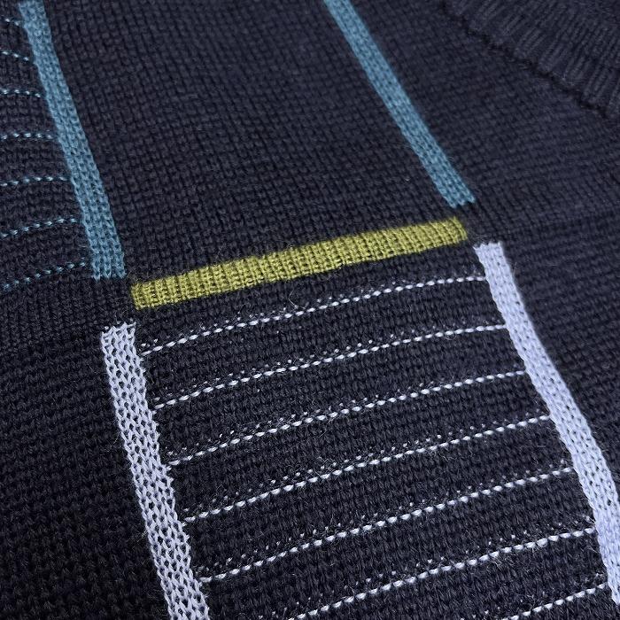 Golden Bear ゴールデンベア セーター ラダー柄 Vネック クマの刺繍 長袖 日本製 毛×アクリル M ダークネイビー 濃紺×緑×紺×黄 メンズ - 画像 (4)